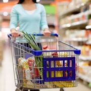 La cesta básica de la compra se lleva el 11,3% del salario mínimo en España